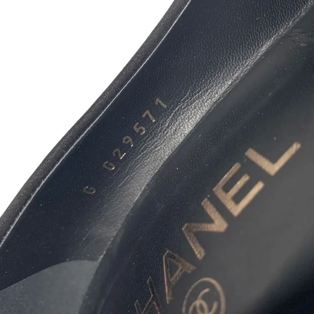 Chanel Interlocking CC Logo Black Fabric Pumps EU 38 US 7-7.5 Cap Toe High Heels
